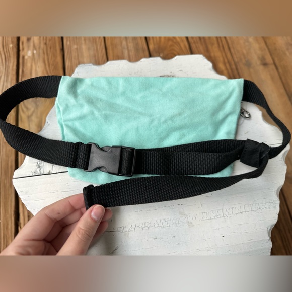 NWT Victoria Secret PINK Mint Green Fanny Pack Waist Belt Bag White Logo - Picture 6 of 6